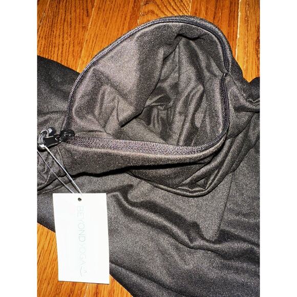 Beyond Yoga NWT Hidden Pocket Infinity Scarf Black One Size Stretchy Comfort - Picture 7 of 8